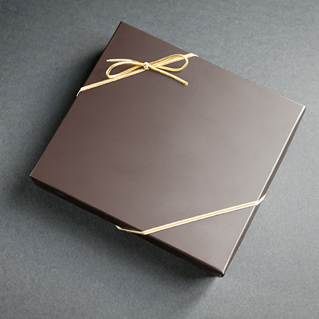 PACKAGING LUXURIOUS GOODS IN E-COMMERCE