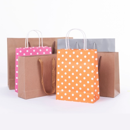 5 Reasons to Choose Laminated Luxury Cardboard Bags