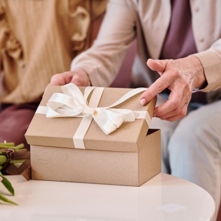 The Psychology of Unwrapping Gifts: Managing Curiosity, Excitement, and First Impressions Through Packaging
