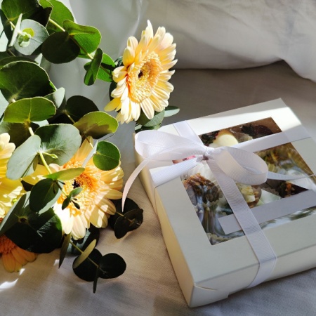 Welcome Box Ideas for Luxury Hotels: Elevate the Holiday Experience